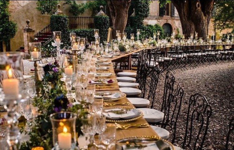 Long Vanquet teable setup in a wedding in Italy