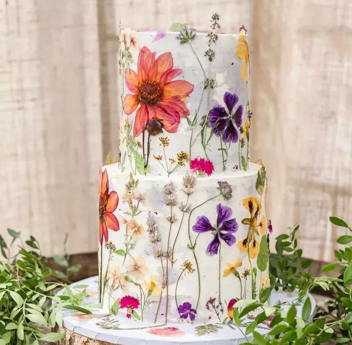 pressed flower wedding cake idea