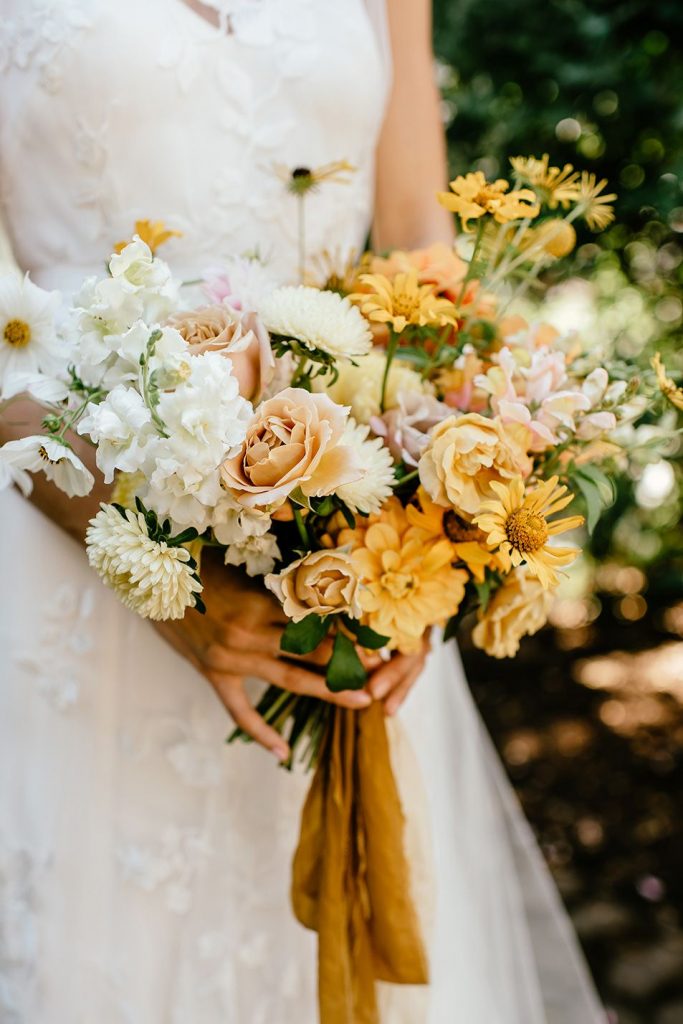 yellow wedding bouquet