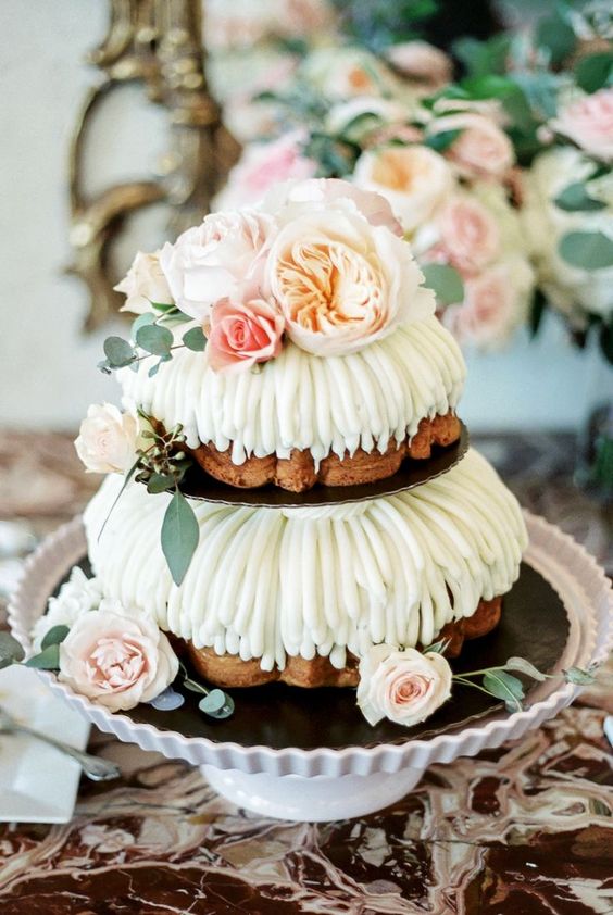 wedding budnt cake