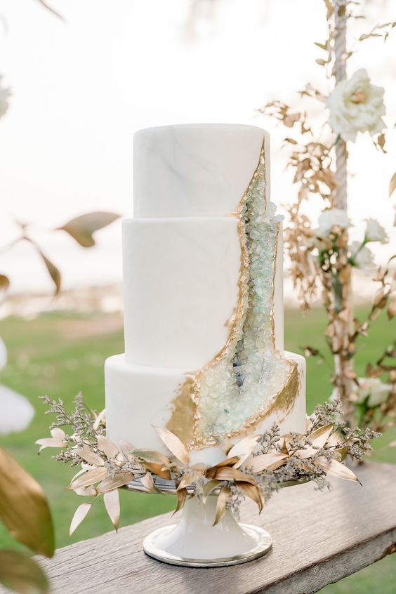 geode wedding cake