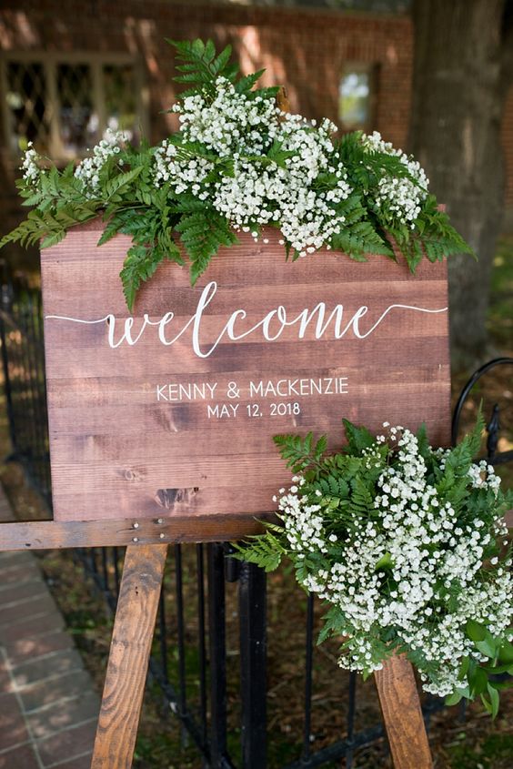 baby's breath welcome sign